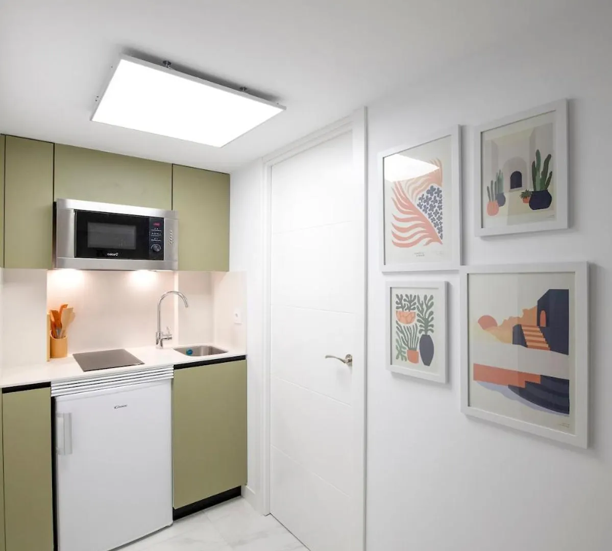 A Beautiful Brand New Apartment 马德里